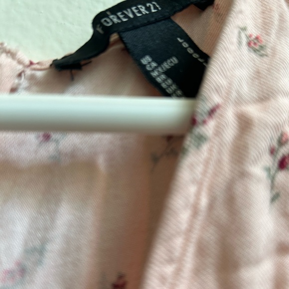 Forever 21 pink flowered waist cut out short dress - Picture 4 of 4